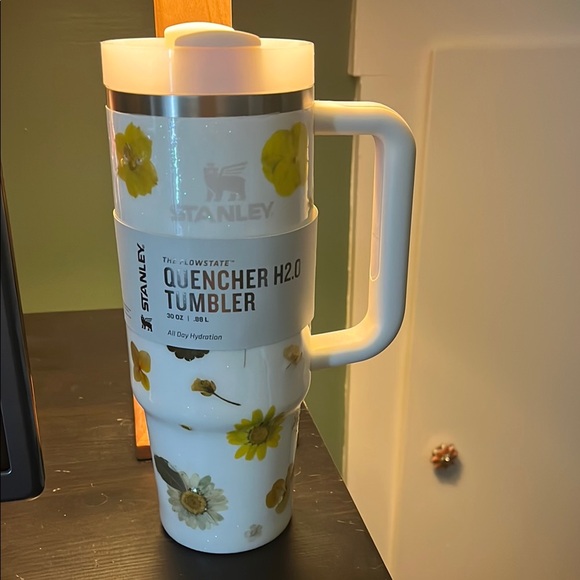 Custom Stanley Quencher H2.0 Tumbler with Floral Design in resin